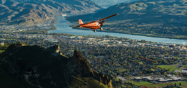 Miss Veedol replica flying over East Wenatchee