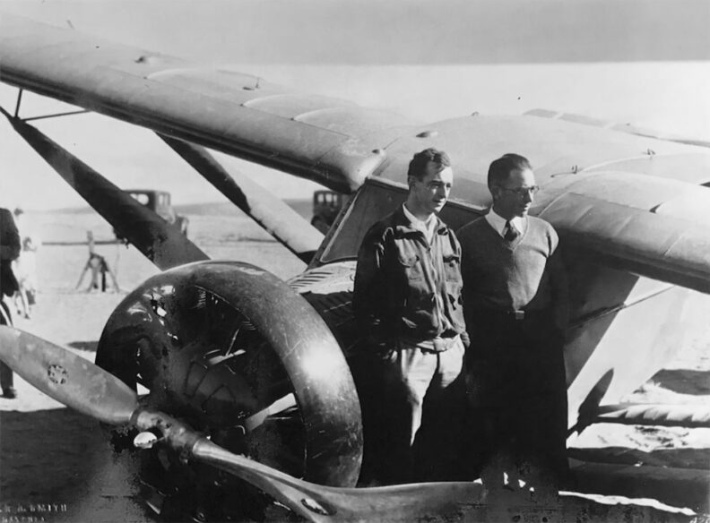 photo of propeller damaged from the landing