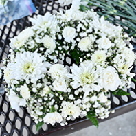 Wreath of white flowers