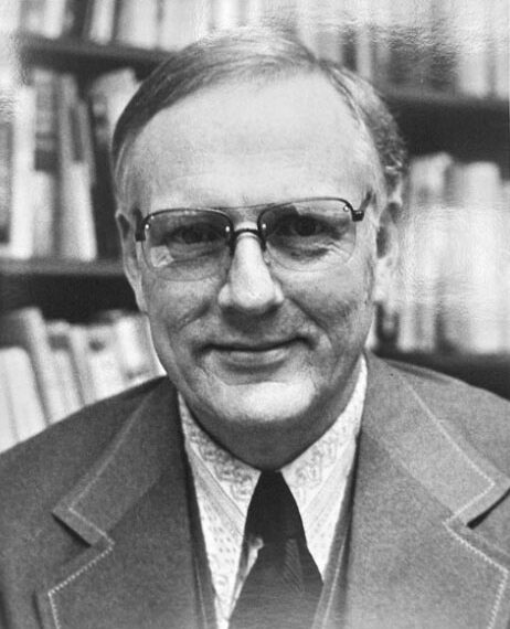Headshot of WSU journalism professor Tom Heuterman in a suit