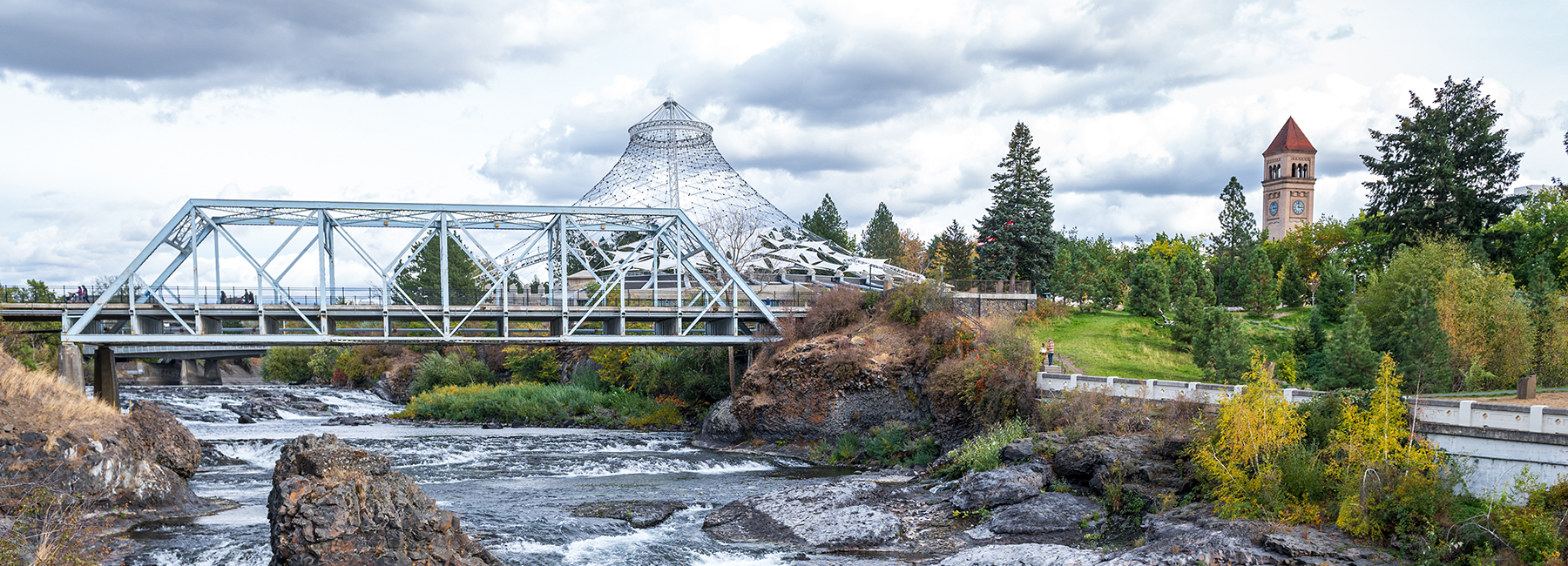 Spokane river, looking into Riverfront park