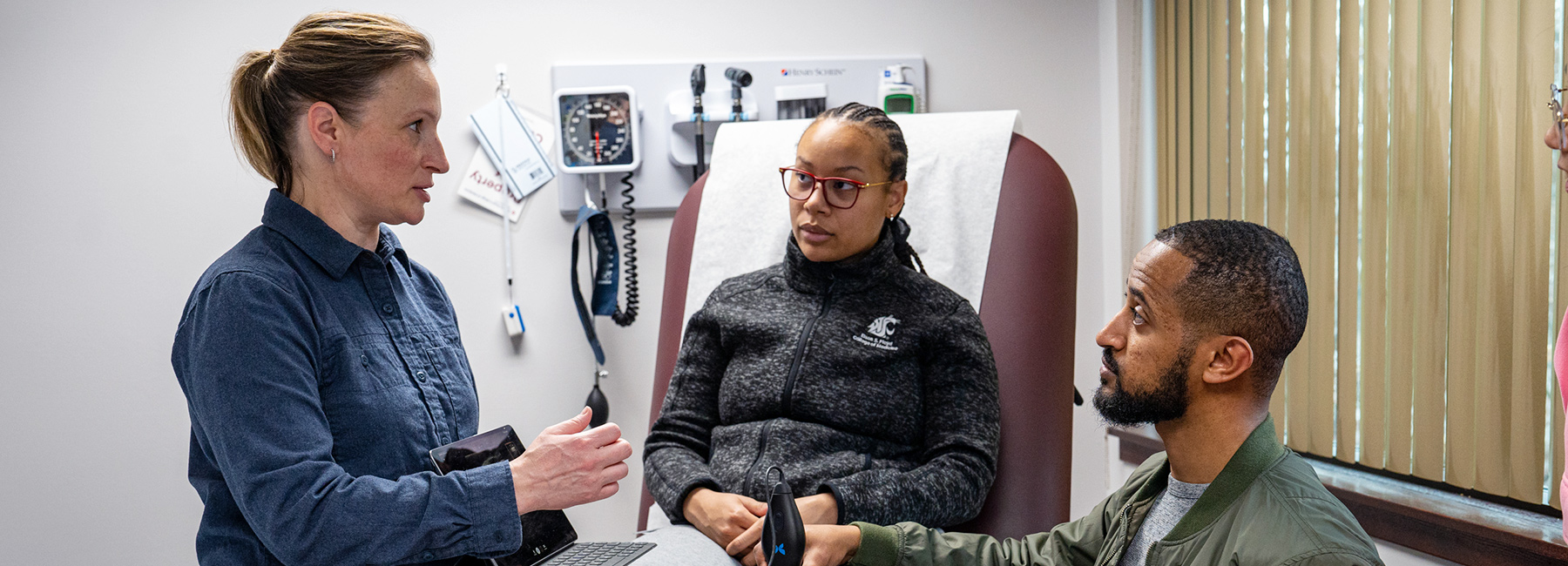 MD student learning how to do an ultrasound on a knee