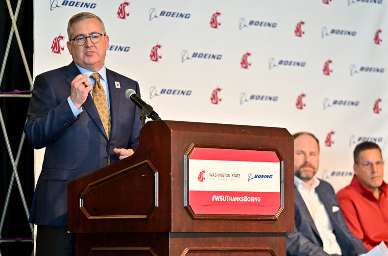 President Kirk Schulz thanks Boeing