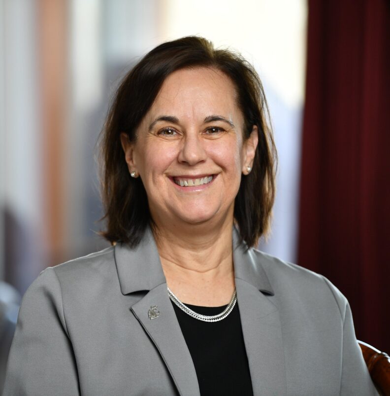 Photo of Sandra Haynes smiling