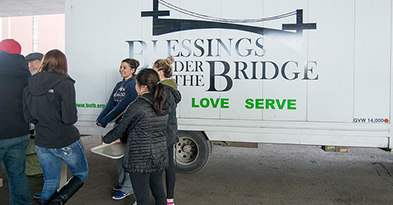 WSU students volunteering with the group Blessings Under The Bridge.