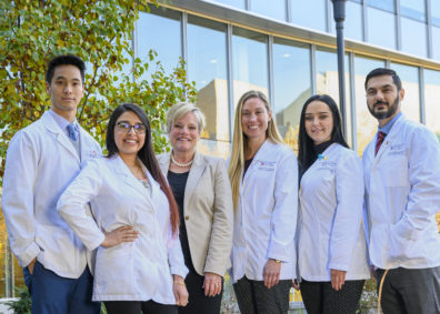 Linda Garrelts MacLean with pharmacy students