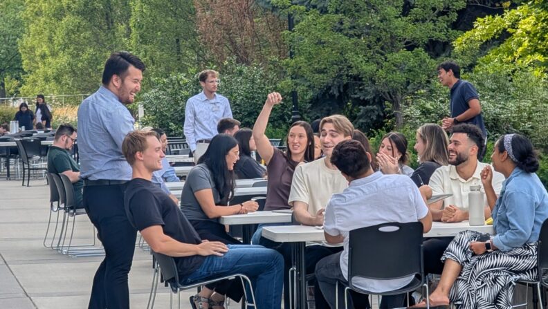 Incoming Doctor of Pharmacy students enjoy the nice weather while participating in a Fun Science Review
