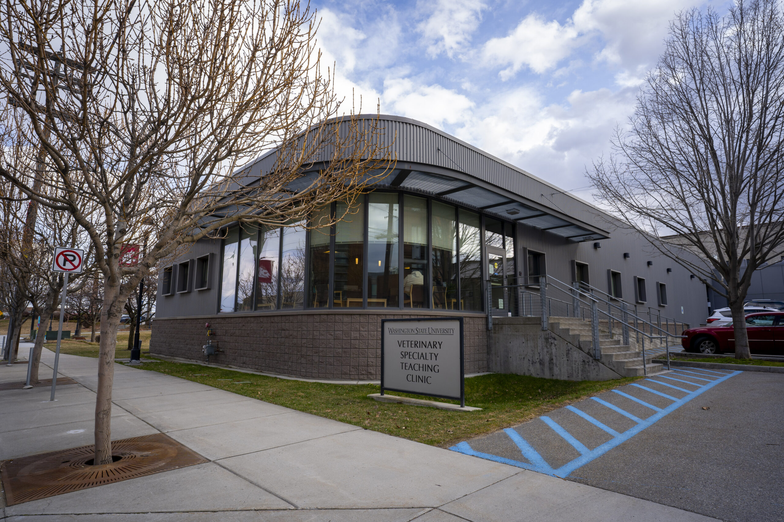 Veterinary clinic building