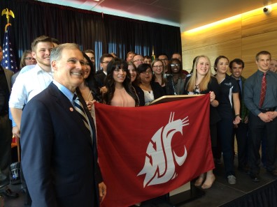 Jay Inslee with WSU Students