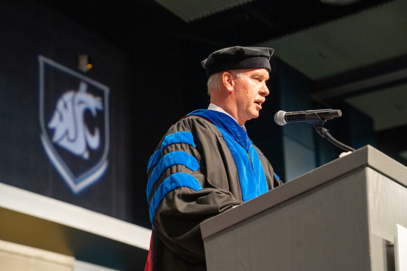 Daryll DeWald gives commencement speech