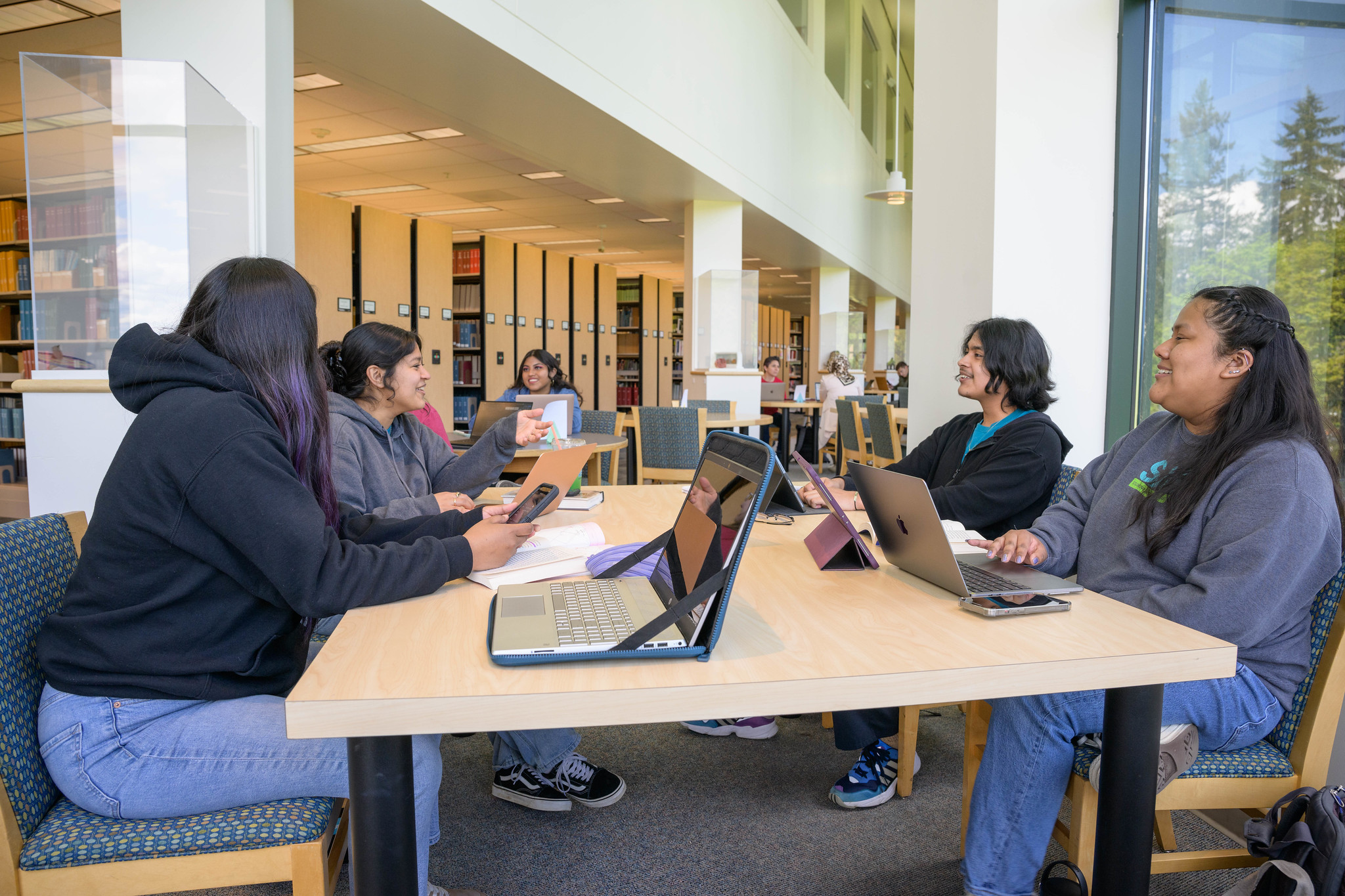 Engaged Learning and Career Action Center for Students (ELCA) advises - WSU Vancouver