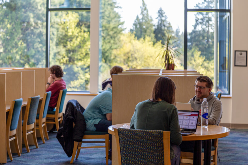 WSU Vancouver students in library,