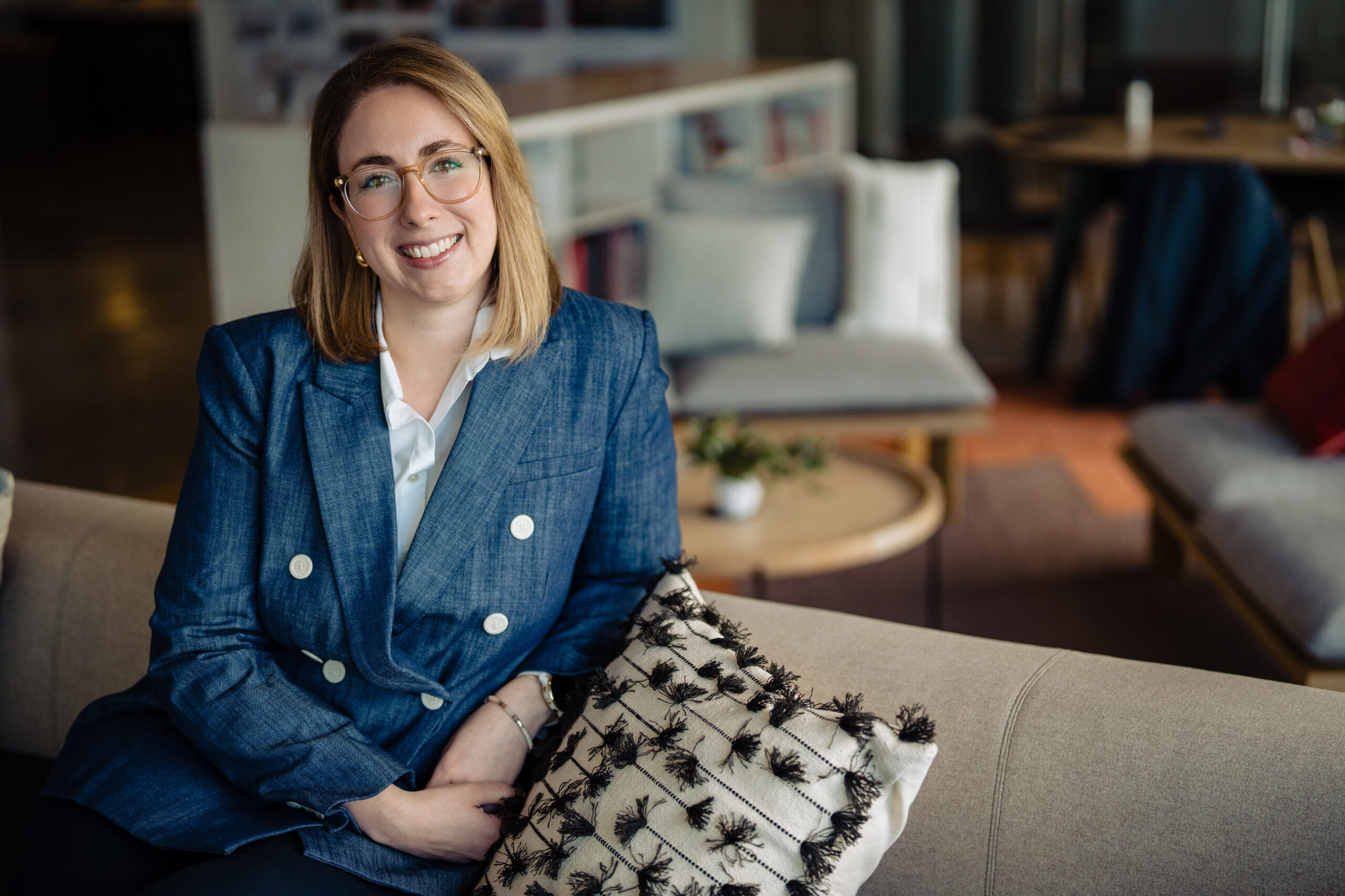 Headshot of Cat Larson.