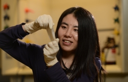 Professor Katie Zhong’s graduate student, Tracy Ji, working on developing solid lithium battery electrolytes at WSU.