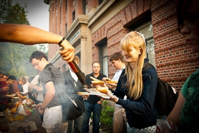 Students line up to enjoy an AIAS Barbecue