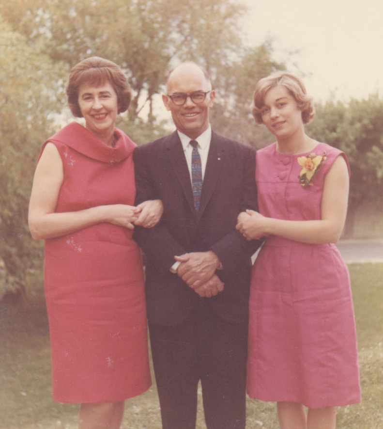 Henrik Baarslag Jr. with his wife and daughter, Alice.