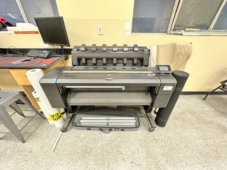 Large printer in the community studio