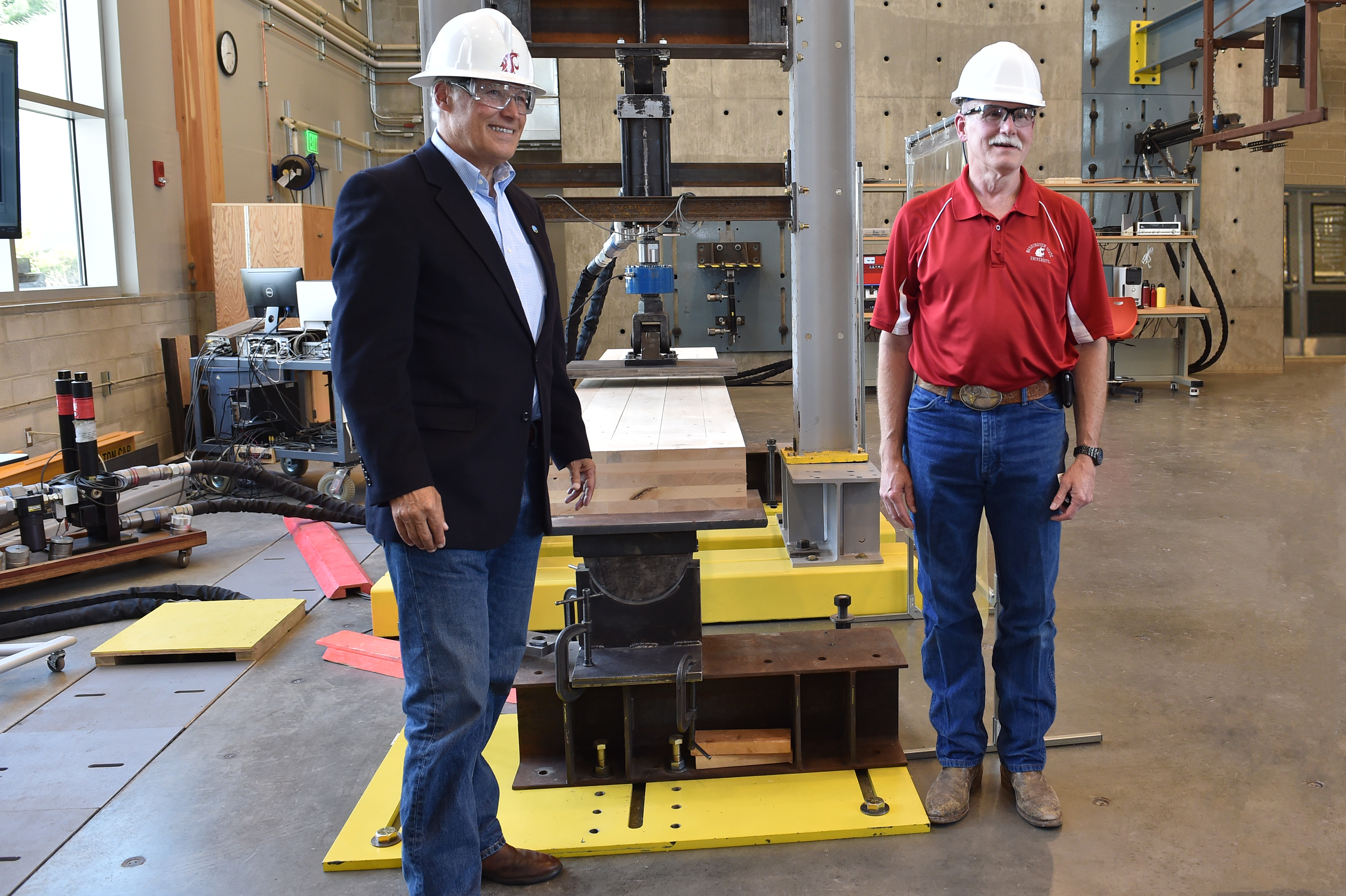 Composite Materials and Engineering Center lab with Governor Inslee.