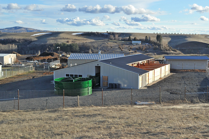 Photo at a distance from the north of the Elk hoof facility.