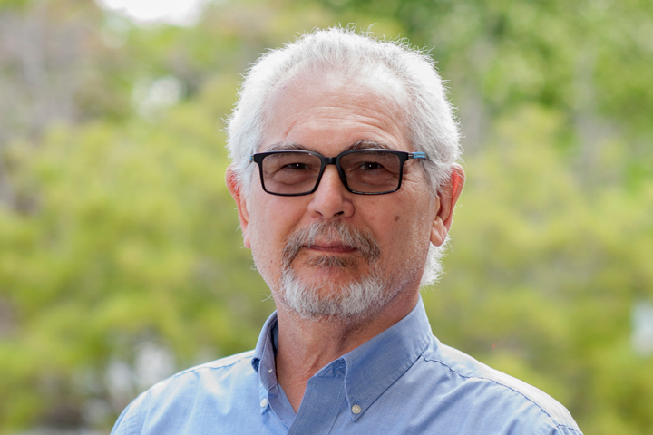 Bob Esch on a visit to WSU.