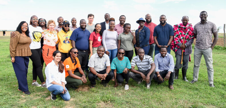 Animal Health Innovation Lab meeting during a field visit in Narok County after the 2023 Annual meeting. Photo AHIL.