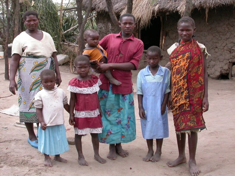 Mwisey Nchana (center) and her children.