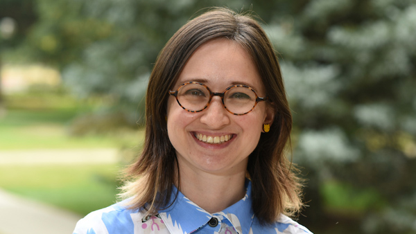 Hannah Cohen outside the Veterinary Teaching Hospital.