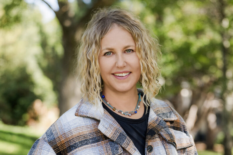 Boel Fransson, outside the college on a autumn day.