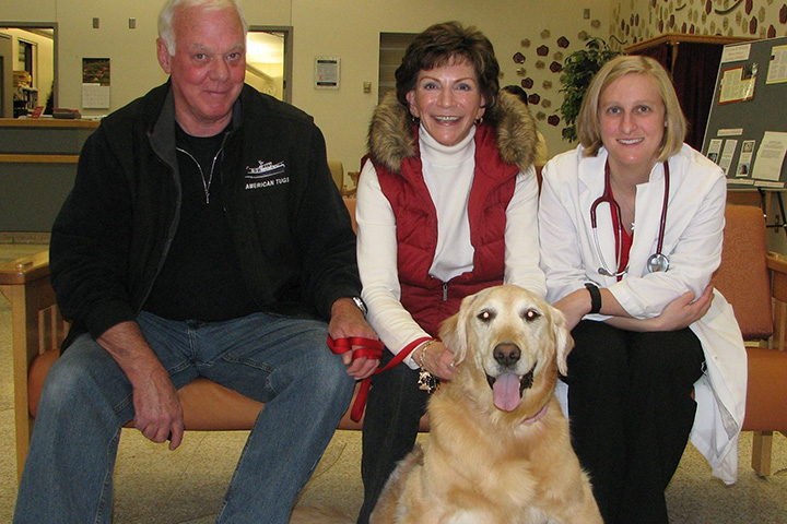 (L-Re, Dave, Eddylee, Cassie, and a 4th year veterinary student.