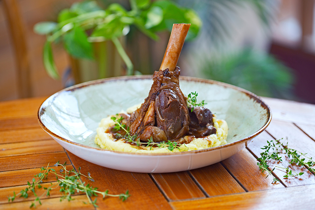 Lamb shank on mash potatoes