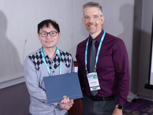 Ming-En Fei receiving ACS's Green Chemistry Award