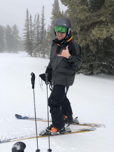 PIcture of man in skis in winter