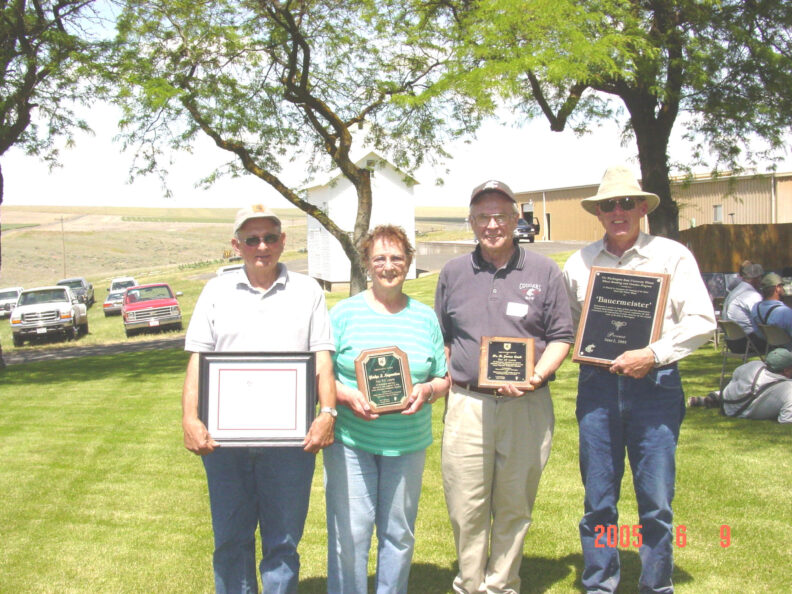 Group receiving awards in 2005.