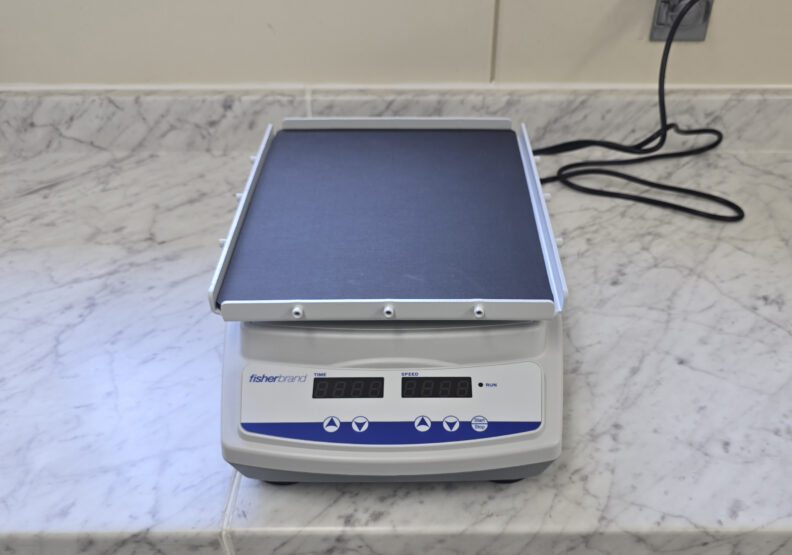 Multi-platform shaker.