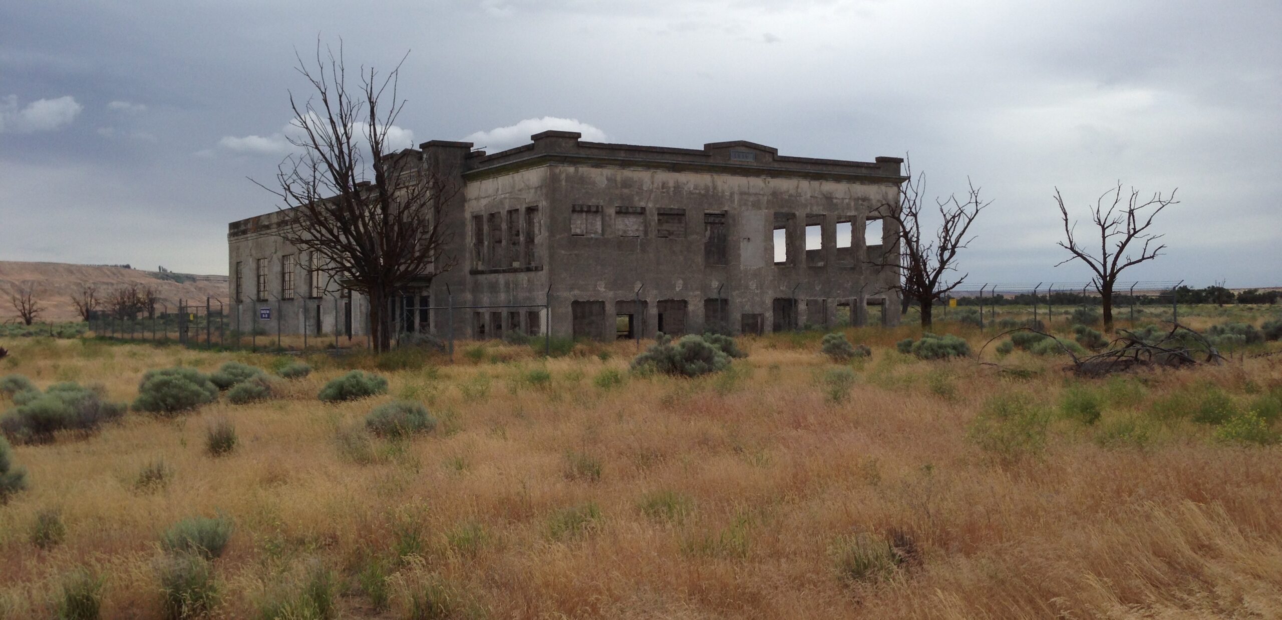 Photo of Hanford high school builiding remains